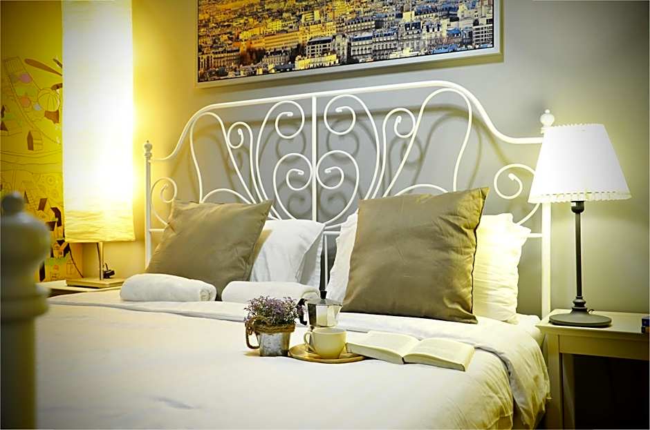 Goodfellas Thong lo Hostel #Check in time needed#