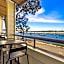456 Embarcadero Inn & Suites