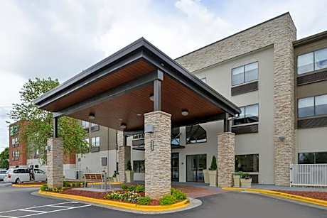 Holiday Inn Express & Suites Raleigh NE - Medical Ctr Area By IHG
