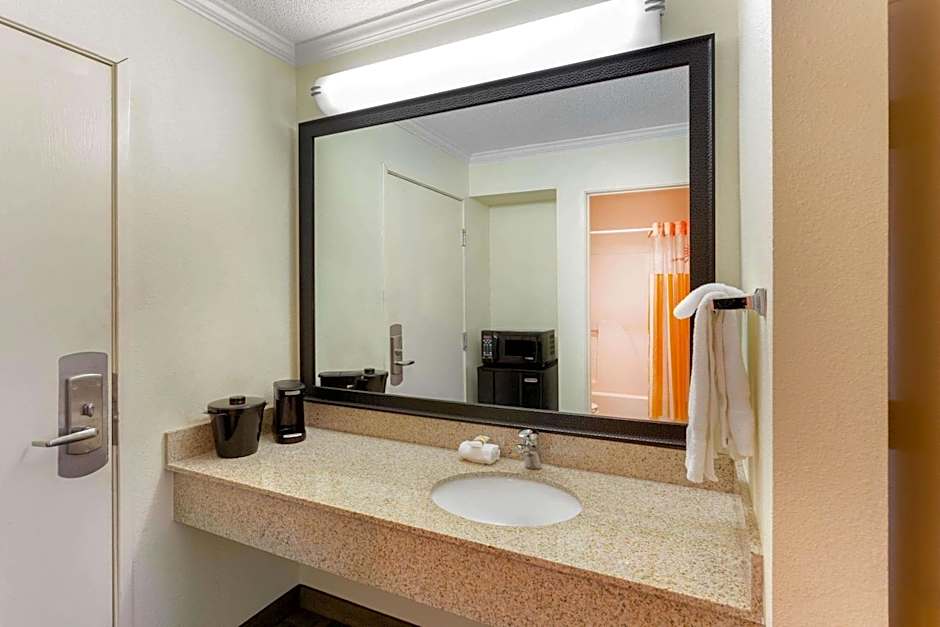 La Quinta Inn by Wyndham Chicago Willowbrook – Willowbrook, IL