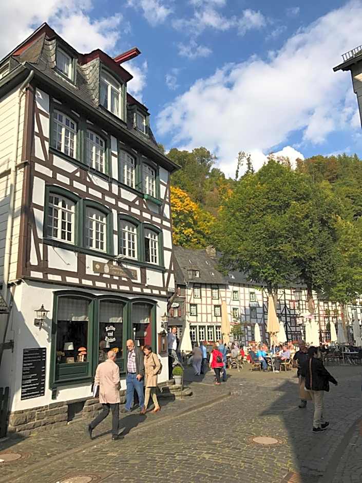 Hotel Alt Montjoie