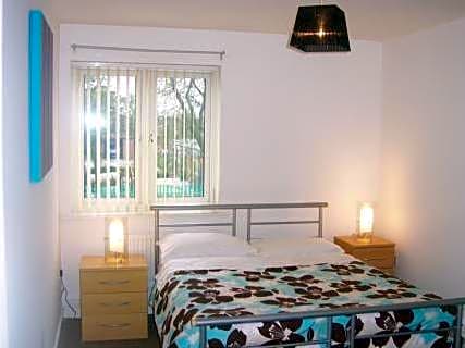 OYO Arinza Apartments