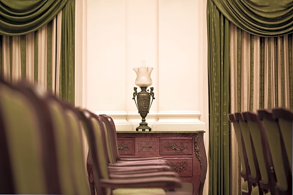 Grand Hotel