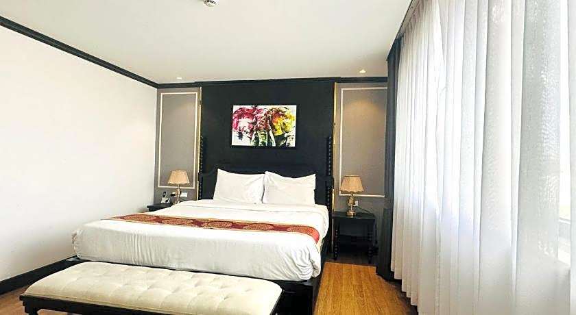 Aaron Riverview Hotel