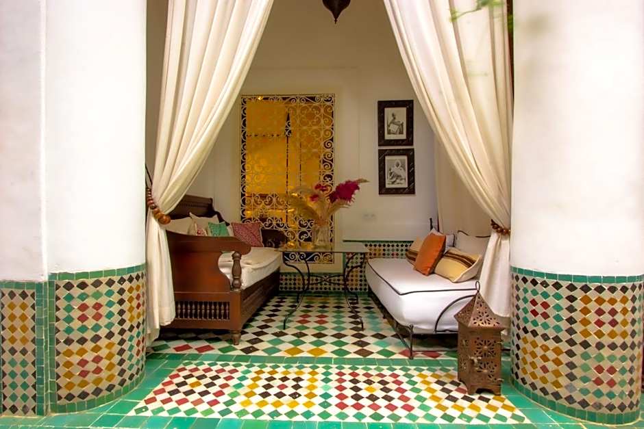 Riad Kaiss By Anika