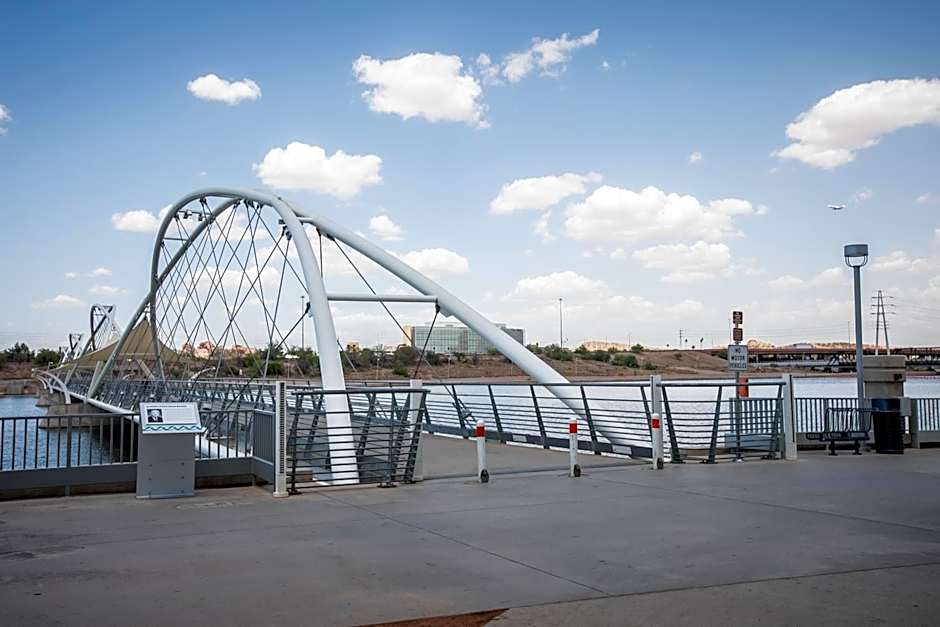 Holiday Inn Express & Suites Phoenix  Tempe By IHG