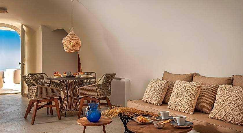 White Santorini Suites & Spa