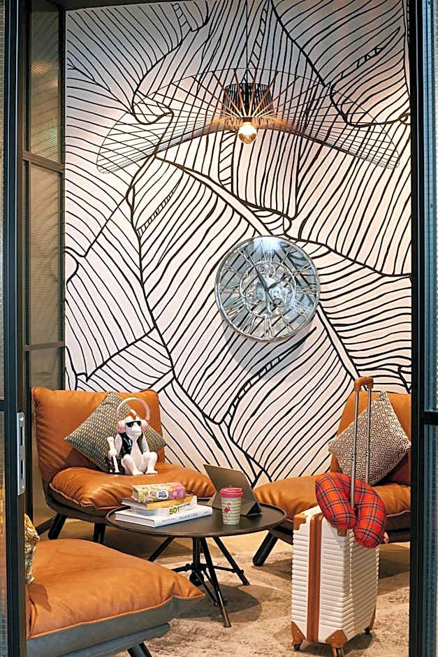 Moxy by Marriott Edinburgh Airport