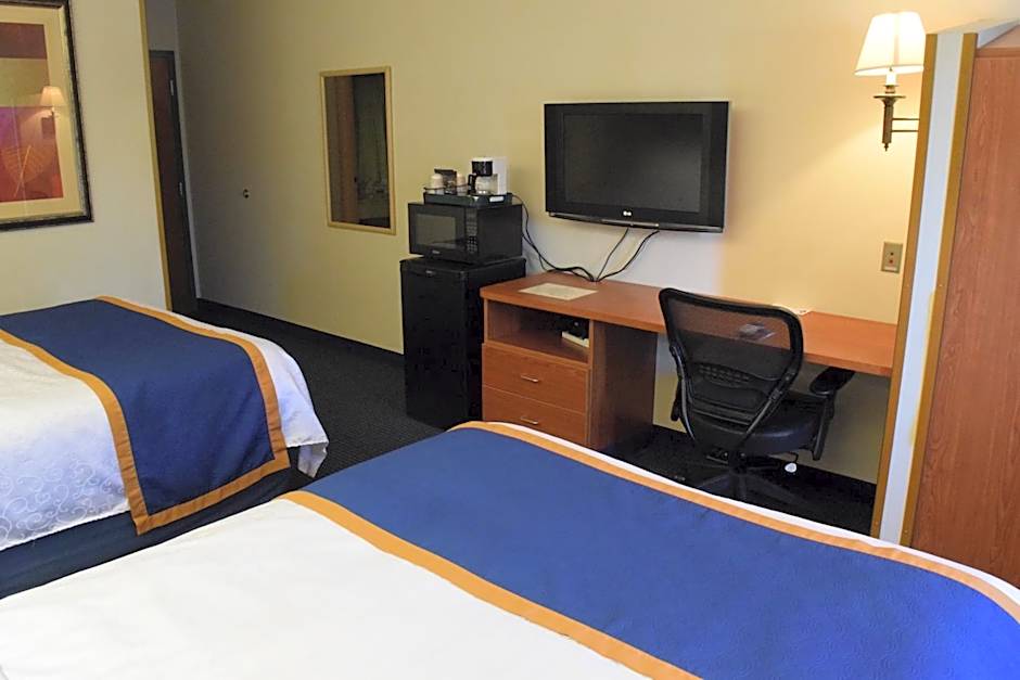 Photo 1 of 4 of 2 Queen Beds