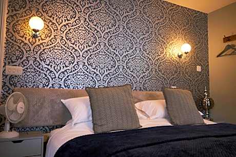 Triple Room with Bath