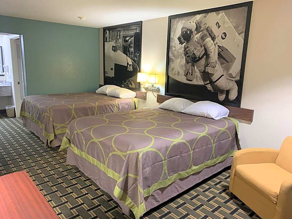 Super 8 by Wyndham Baytown / I-10 – Baytown, TX