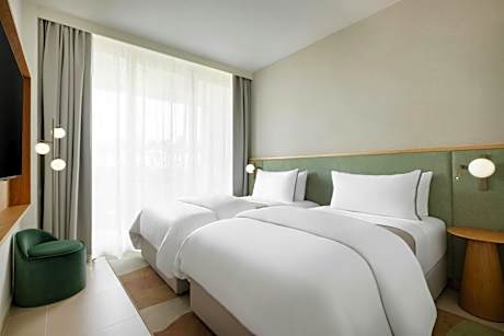 Deluxe Twin Room with Balcony and Resort View