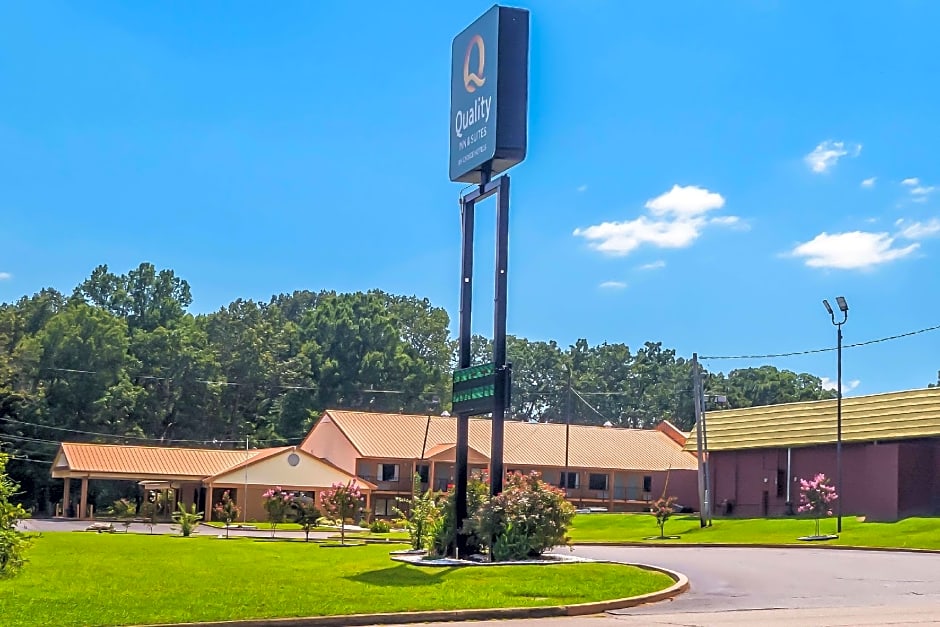 Quality Inn & Suites Corinth West