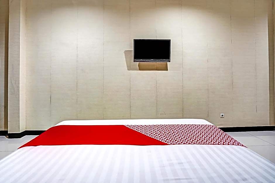 OYO 90889 Dkb Residence