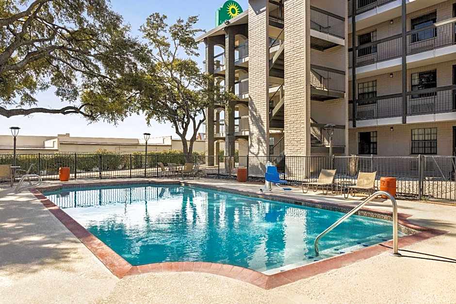 La Quinta Inn San Antonio I-35 N at Toepperwein