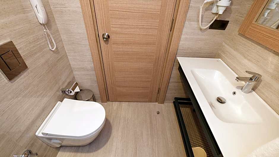 Alesta Seaside Residence