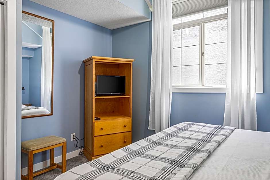 Mystic Chalet managed by Little Sister Getaways