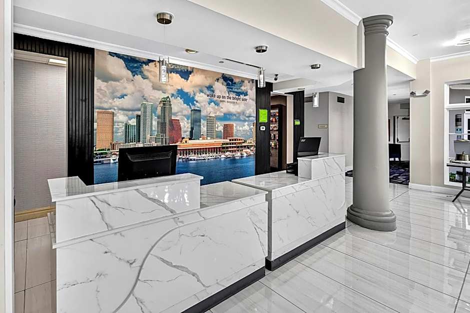La Quinta Inn & Suites by Wyndham Tampa Brandon Regency Park