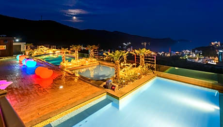 Friemily Pool Villa & Hotel