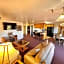 Oakridge Inn