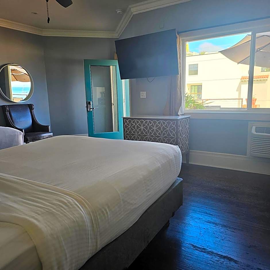 Casablanca Inn on The Beach