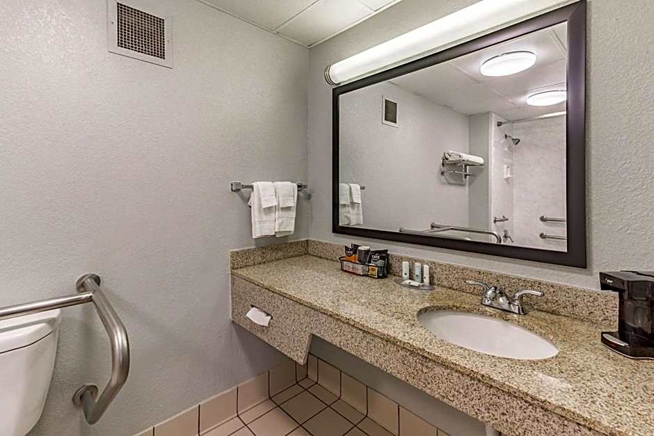 Quality Inn Goodlettsville