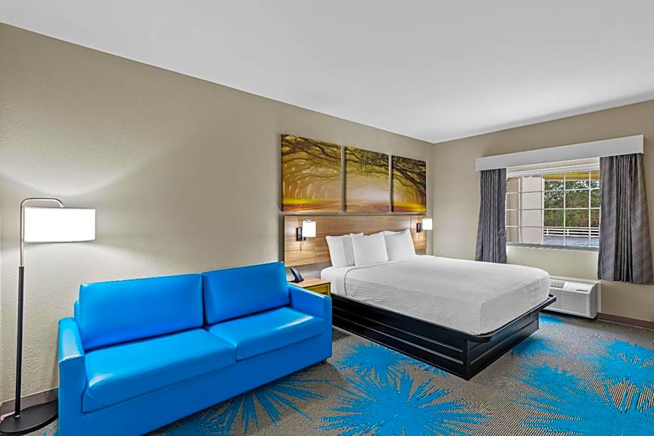 Days Inn & Suites by Wyndham Union City
