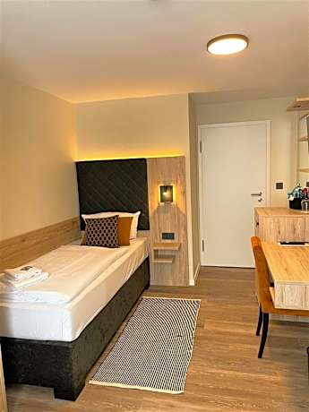 Standard Single Room ****