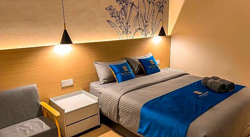 Hotel Brynton at Cameron Centrum Mall