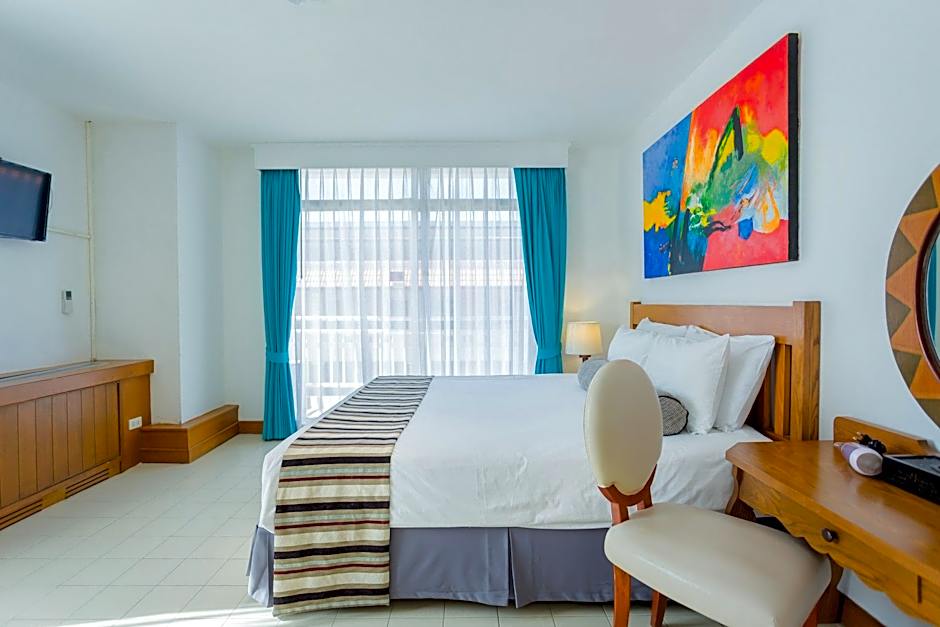 Waterfront Suites Phuket By Centara