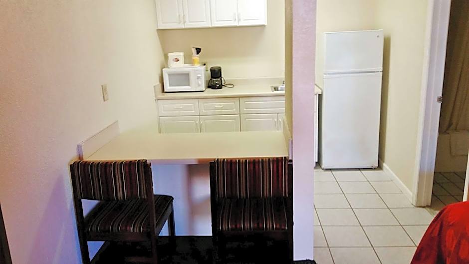 Country Hearth Inn & Suites Augusta