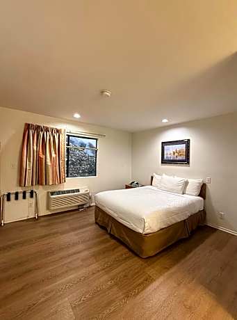 Jolly Roger Hotel