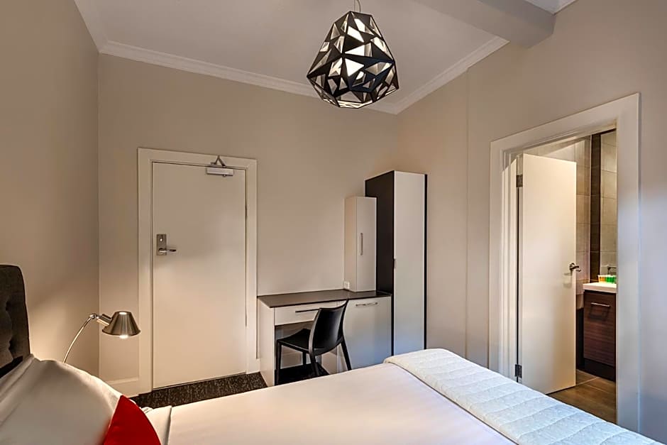 Como Court Budget Accommodation