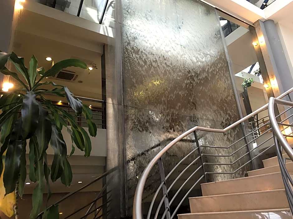 Crystal Palace Hotel