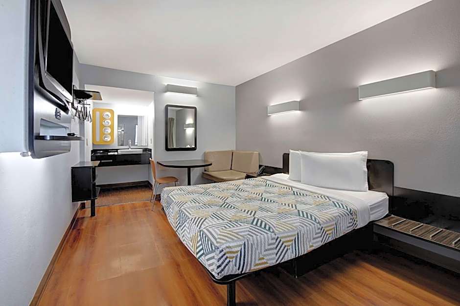 Motel 6-Sulphur Springs, TX