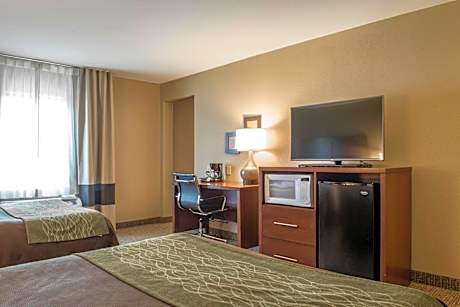 Queen Suite with Two Queen Beds - Non-Smoking