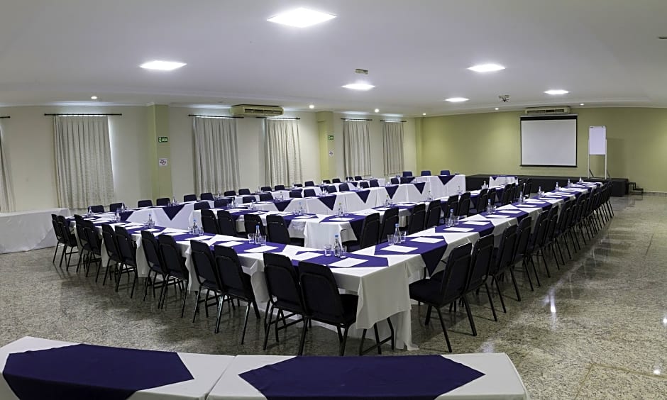 Dan Inn Franca & Convenções