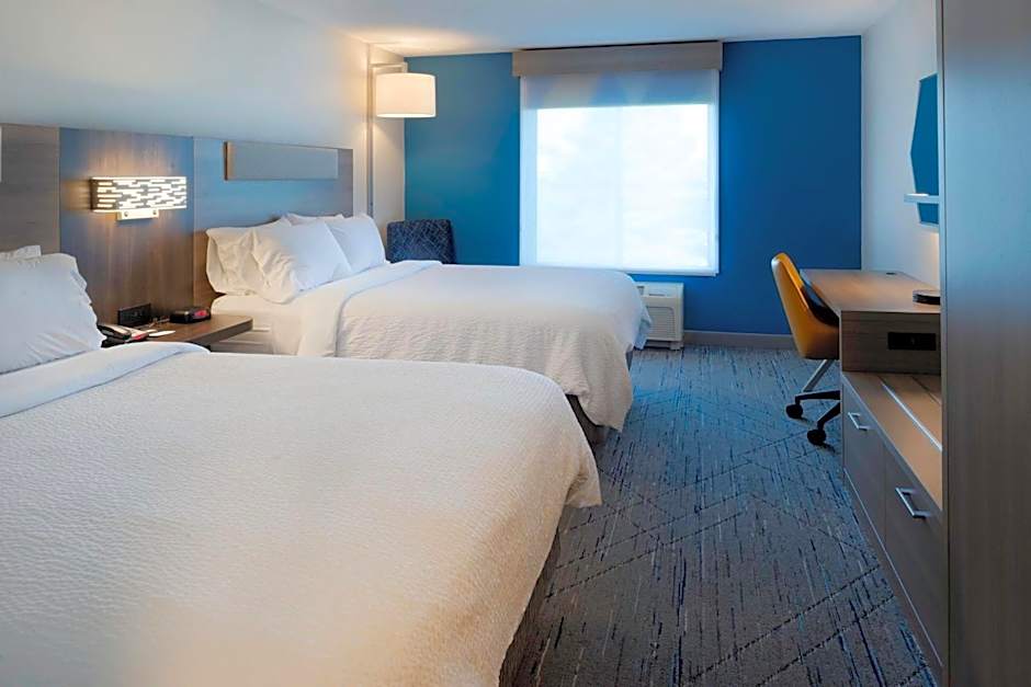 Holiday Inn Express Hotel & Suites Fort Atkinson By IHG