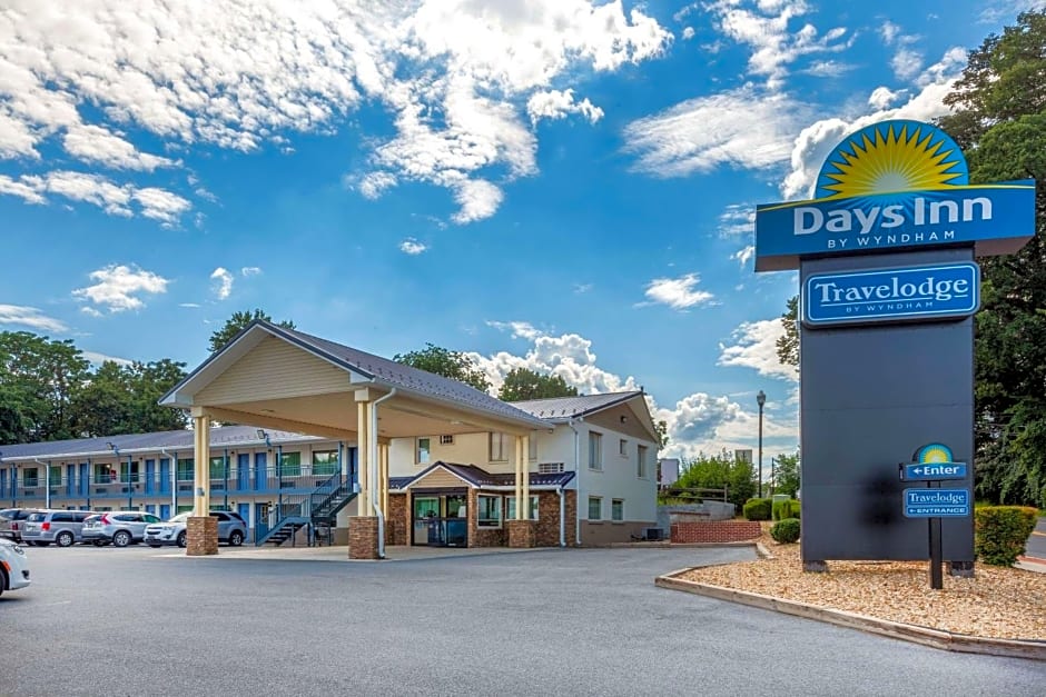 Days Inn by Wyndham Charles Town/Harpers Ferry