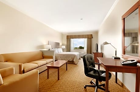 King Suite with Sofa Bed - Disability Access - Non-Smoking