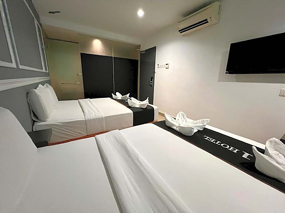 1 Hotel Mahkota Cheras