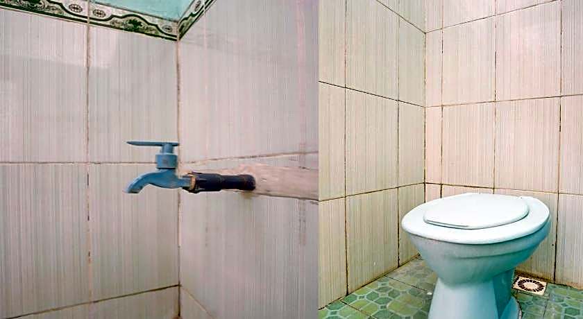 Collection O 92897 Hotel Intan Near Kantor Syahbandar Bawean