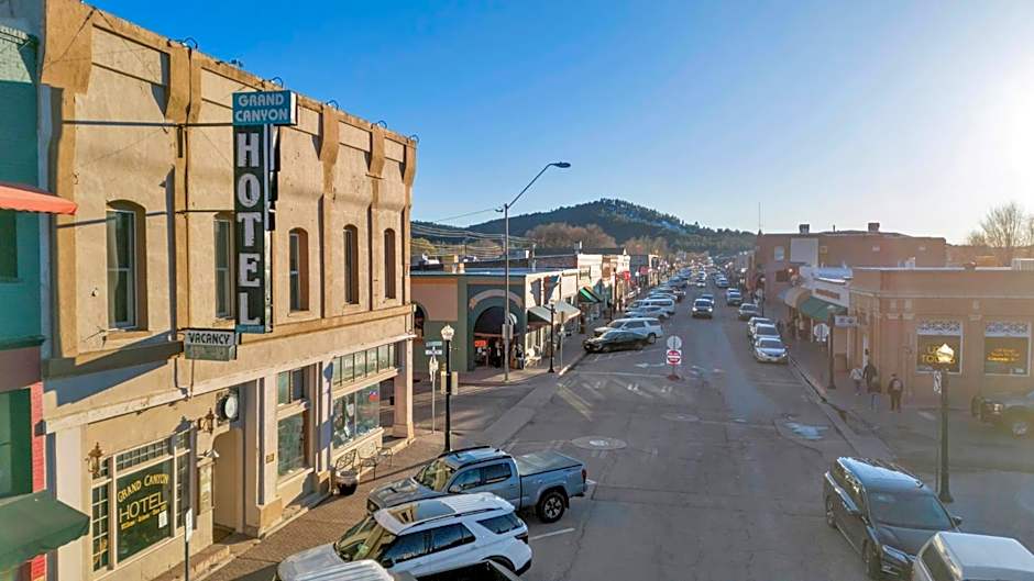 The Historic Grand Canyon Hotel