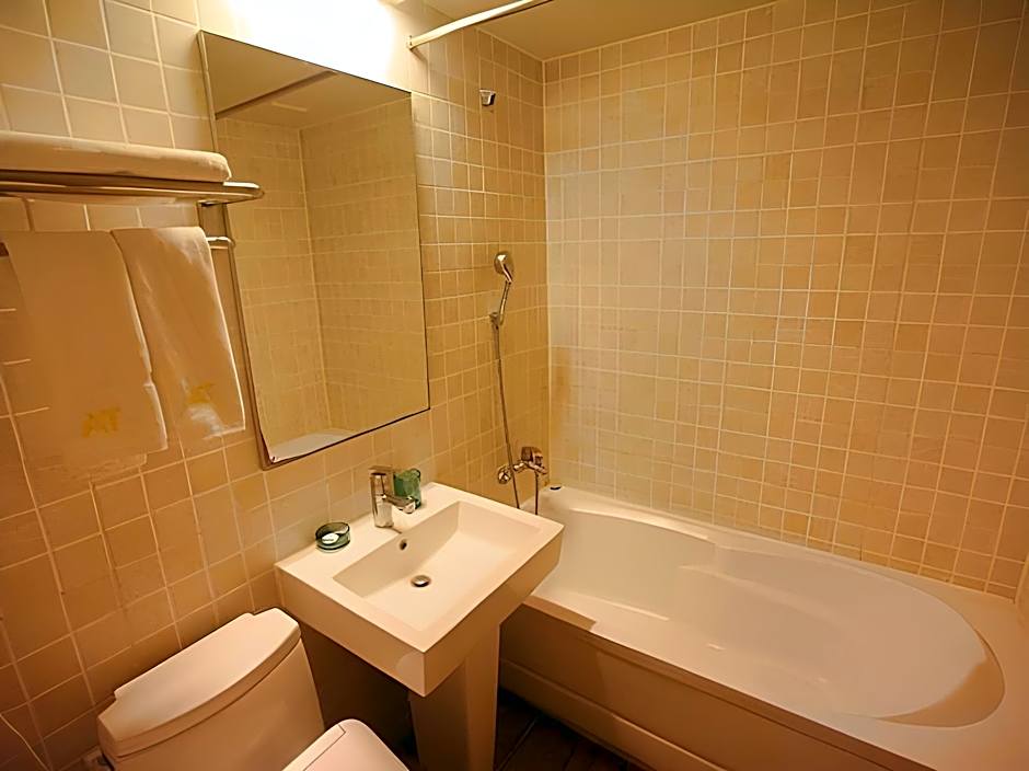 Changwon AT Business Hotel