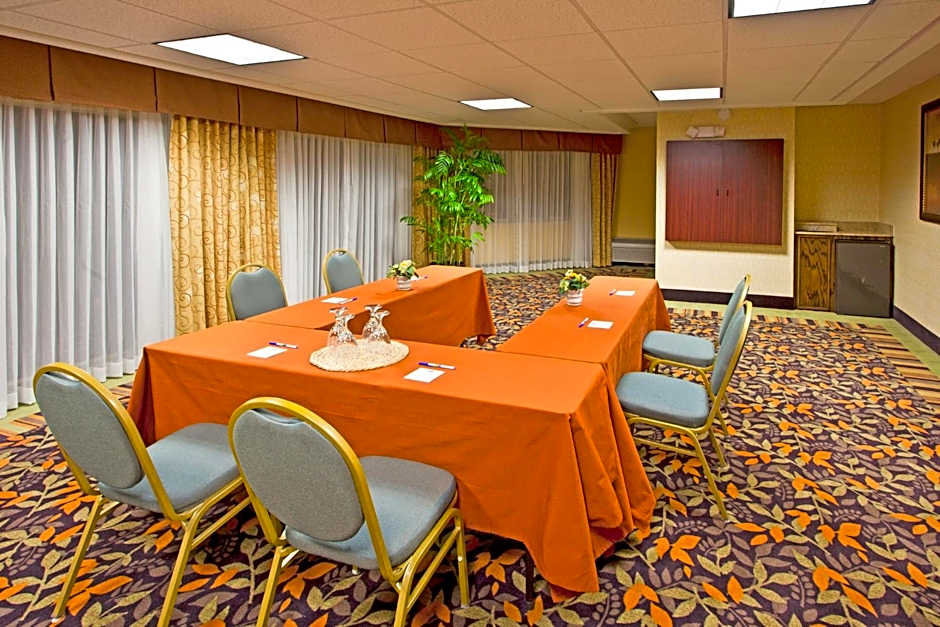 Holiday Inn Express Hotel Clearwater East - ICOT Center By IHG