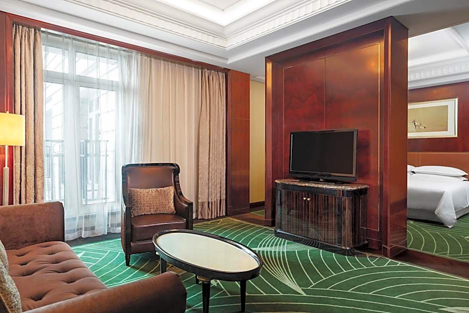 Photo 1 of 6 of Club Suite