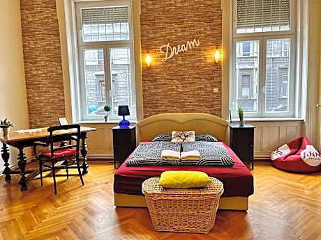 Zen Hostel by Central Market
