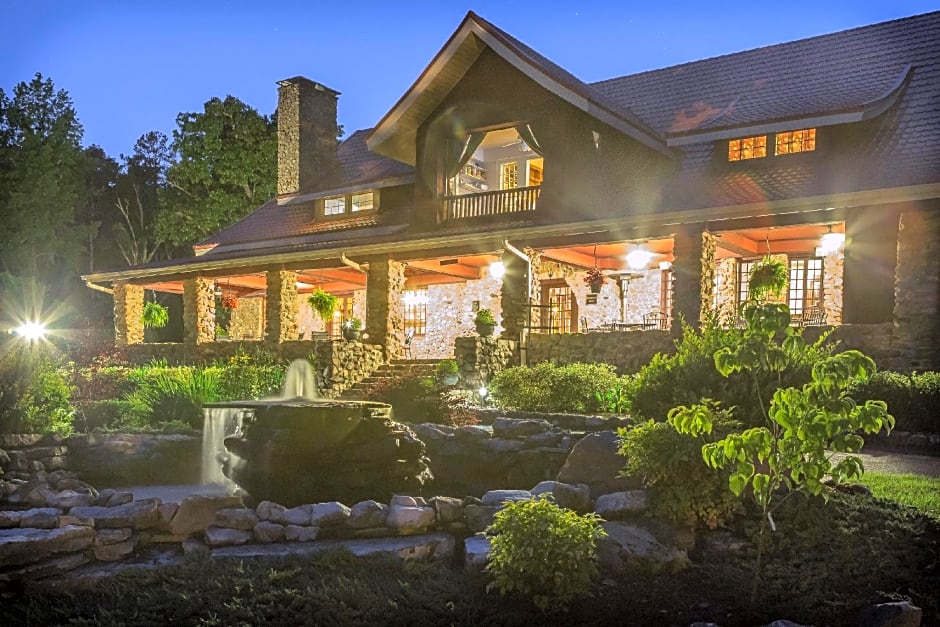 Hilltop Manor Bed And Breakfast