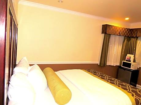 Queen Room