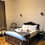 Hyde Park House Hotel
